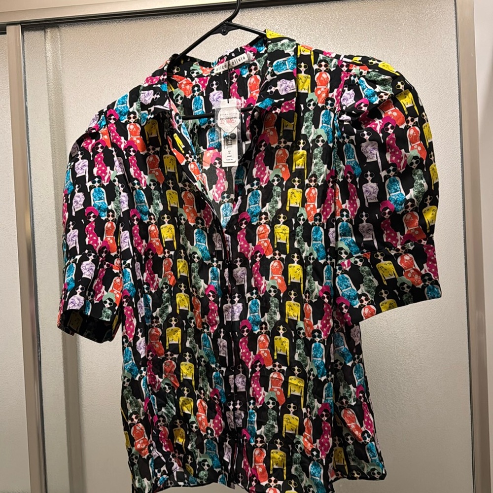 New Alice + Olivia blouse with tag. Size xl